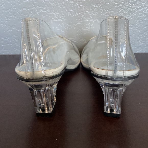 Cinderella-esque heels - Picture 3 of 6